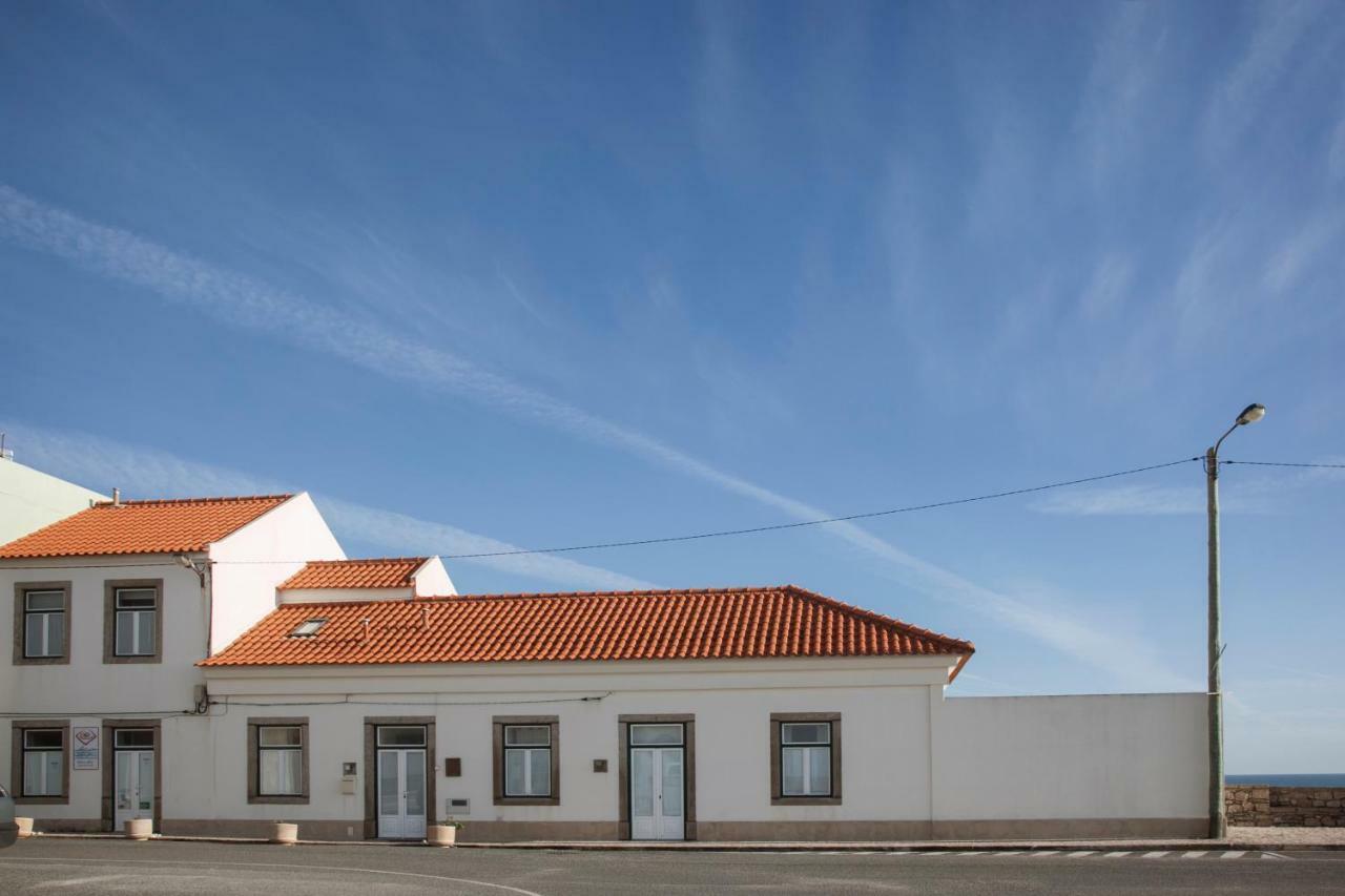 Bed and Breakfast Casa D'Arriba Atouguia Da Baleia Exterior foto